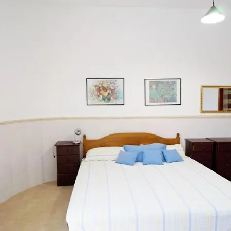 8 Personas En Con Piscina Privada Y Jardin Cercano A La Playa - Hisp-217-14 Villa *
