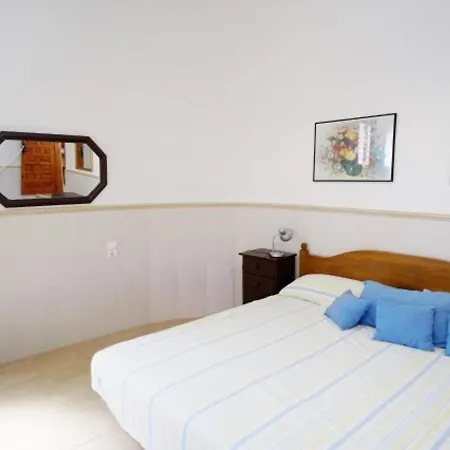 8 Personas En Con Piscina Privada Y Jardin Cercano A La Playa - Hisp-217-14 Villa *