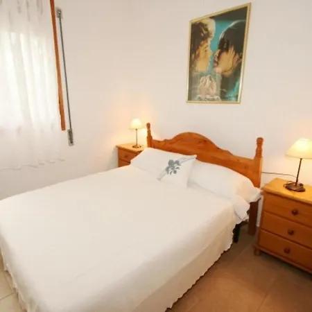 8 Personas En Con Piscina Privada Y Jardin Cercano A La Playa - Hisp-217-14